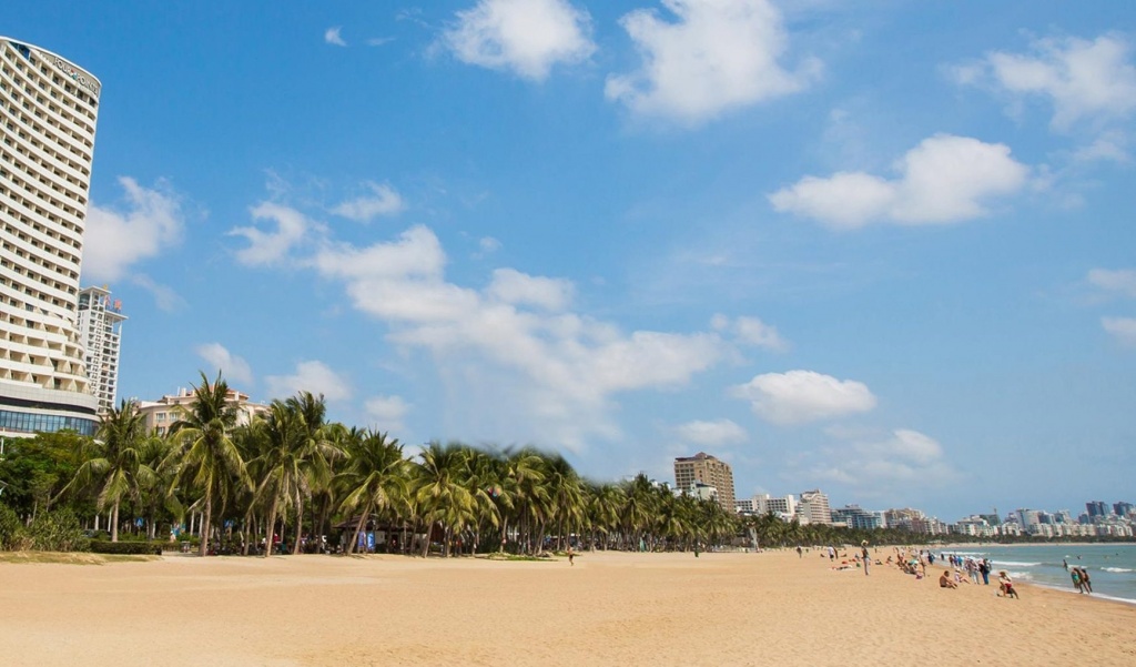 china-hainan-sanya-bay-beach-palms-orig.jpg
